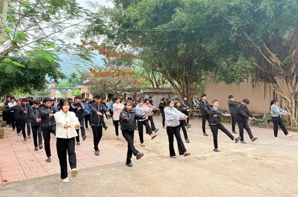 'Gieo chữ' trên non: Đổi thay ở ngôi trường từng 'đội sổ'