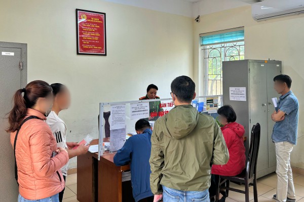 Hà Nội tạm dừng yêu cầu phụ huynh xác nhận cư trú cho con chuyển cấp