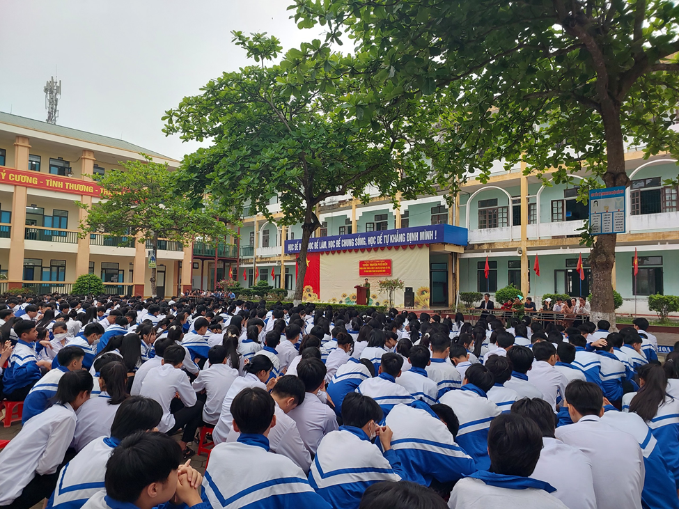 Hà Tĩnh chấn chỉnh việc dạy thêm sau tâm thư học sinh bị Hà Tĩnh chấn chỉnh việc dạy thêm sau tâm thư học sinh bị