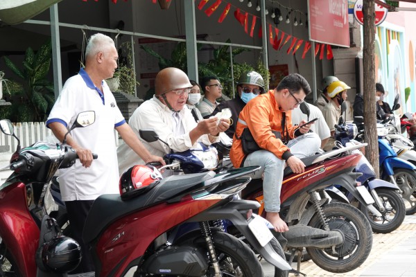 Hai anh em U.70 tiếp sức cho cháu 'vượt vũ môn' kỳ thi tốt nghiệp THPT 2025 Hai anh em U.70 tiếp sức cho cháu 'vượt vũ môn' kỳ thi tốt nghiệp THPT 2025