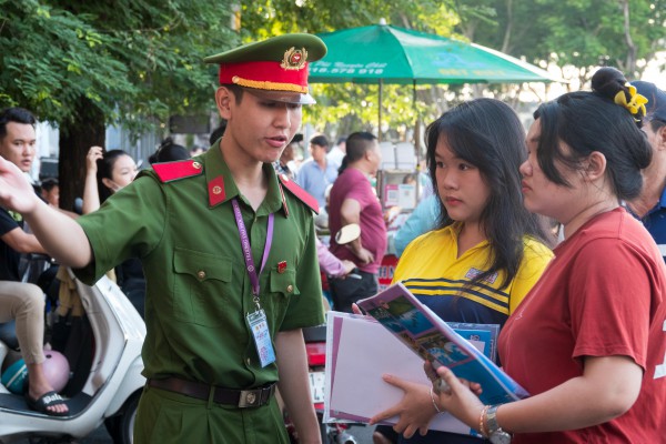 Hàng ngàn thí sinh tham dự kỳ thi giành suất vào các trường công an