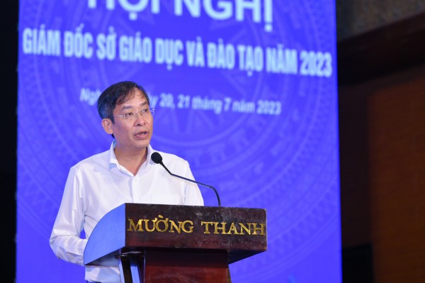 Hàng trăm nhà giáo lo mất cơ hội tăng lương, Bộ GD-ĐT nói gì?