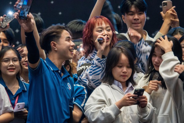 Hình ảnh ngoài đời dễ thương của Giana và Tr.D 'Nắng có mang em về'