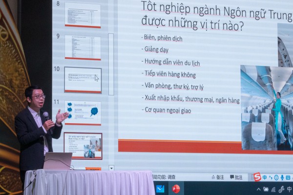 Học ngành ngoại ngữ có phải chỉ để đi dạy?