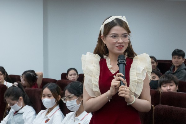 Học ngành ngoại ngữ có phải chỉ để đi dạy?