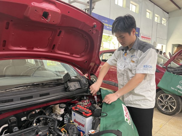 Học nghề gì, làm việc ở đâu mà lương không dưới 100 triệu đồng/tháng? Học nghề gì, làm việc ở đâu mà lương không dưới 100 triệu đồng/tháng?