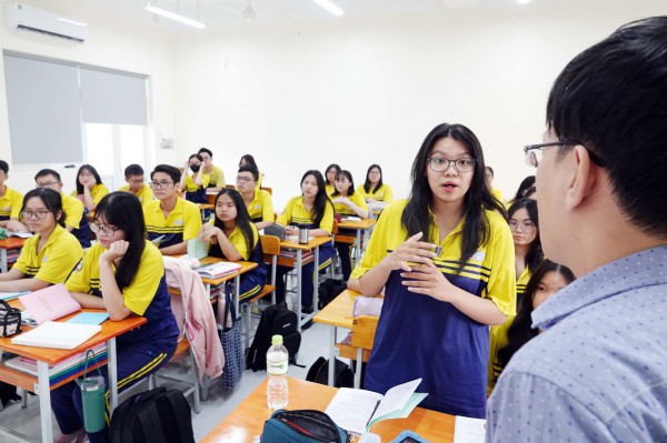 Học phí năm học 2023-2024: Hà Nội thu ở mức sàn, TP.HCM chờ lấy ý kiến