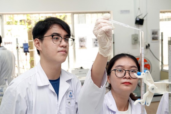 Học phí tăng, sinh viên mong các trường tăng cường học bổng Học phí tăng, sinh viên mong các trường tăng cường học bổng