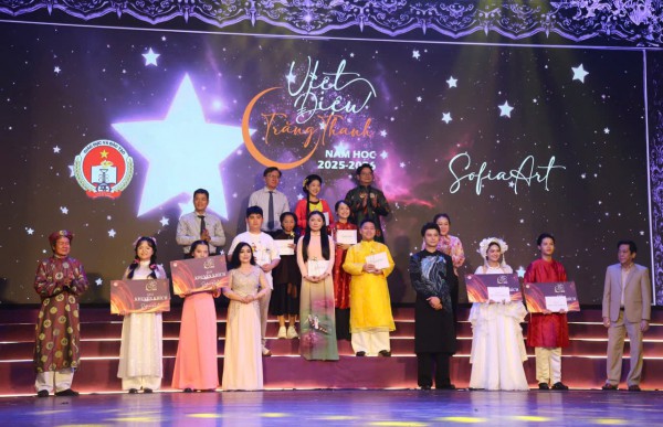 Học sinh 13 tuổi biểu diễn tiết mục chèo cổ 'Đào Liễu', giành giải quán quân