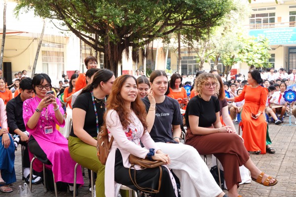 Học sinh Cần Thơ giao lưu văn hóa với sinh viên Hàn Quốc