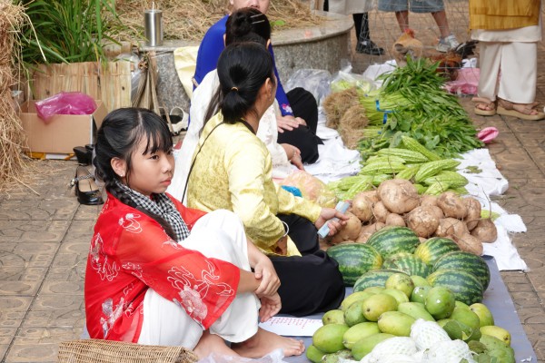 Học sinh Cần Thơ rộn ràng đón tết cổ truyền ngay tại sân trường