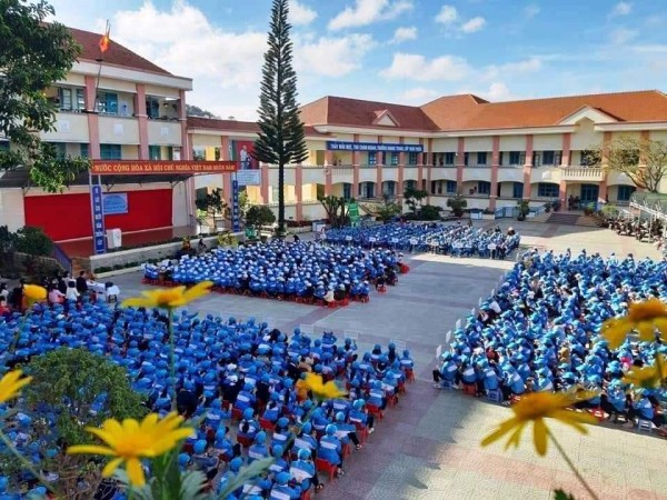 Học sinh Lâm Đồng tựu trường ngày 29.8
