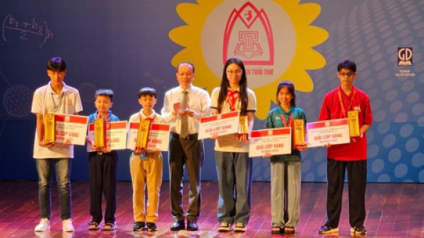 Học sinh Q.Hoàn Kiếm giành cú đúp cúp vàng cuộc thi văn - toán tuổi thơ toàn quốc