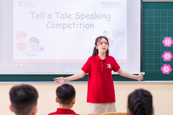 Học sinh Royal School tự tin như diễn giả, hóa thân nhân vật kể chuyện tiếng Anh