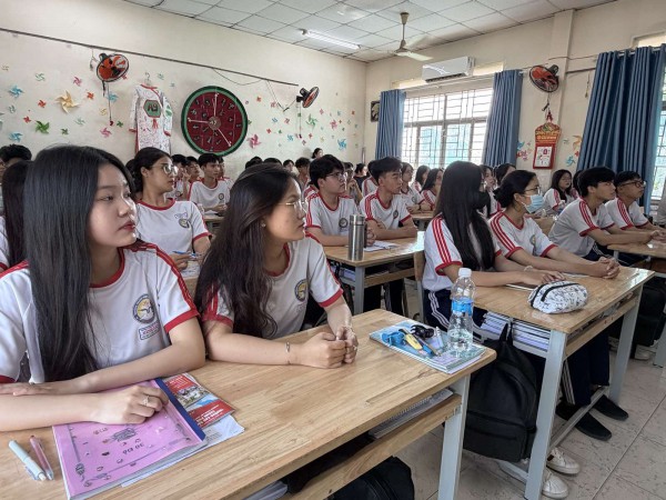 Học sinh TP.HCM chọn môn thi tốt nghiệp THPT 2026: Tiếng Anh và lý chiếm đa số Học sinh TP.HCM chọn môn thi tốt nghiệp THPT 2026: Tiếng Anh và lý chiếm đa số