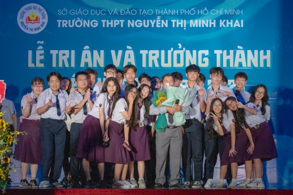 Học sinh Trường THPT Nguyễn Thị Minh Khai 