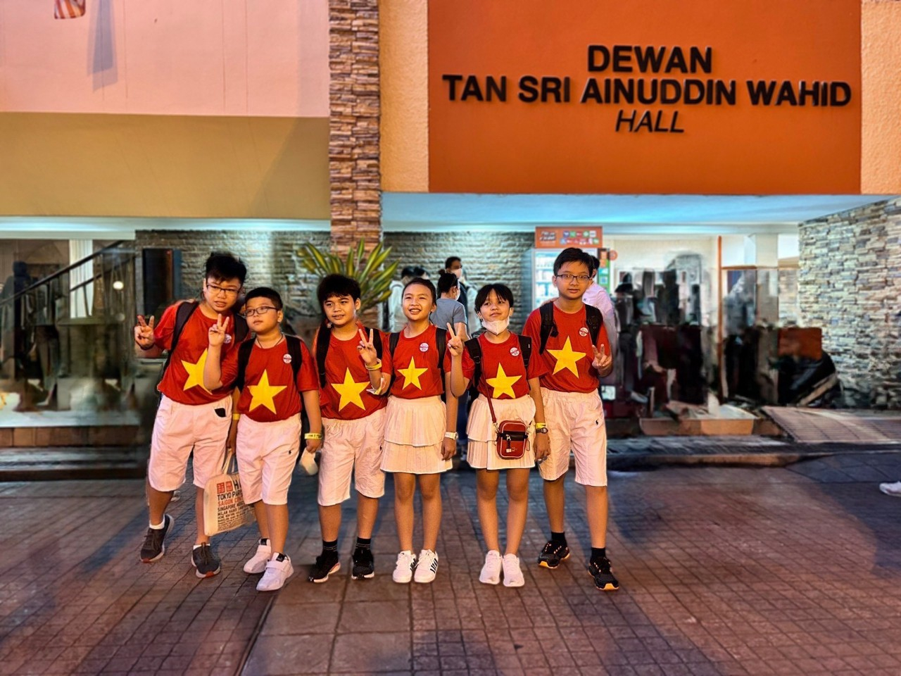 Học sinh Trường Tiểu học Lương Thế Vinh tham gia cuộc thi Robothon quốc tế Học sinh Trường Tiểu học Lương Thế Vinh tham gia cuộc thi Robothon quốc tế