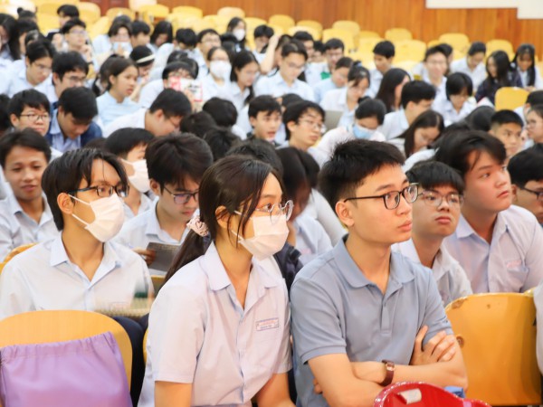 Học sinh cần làm gì để hội nhập kỷ nguyên số?