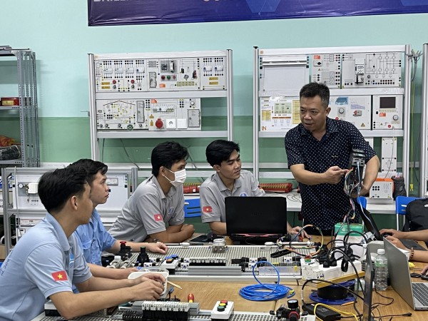 Học sinh chọn con đường nào sau tốt nghiệp THCS?