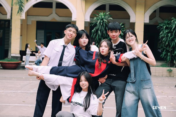 Học sinh cuối cấp chi tiền triệu để lưu dấu dịp tốt nghiệp