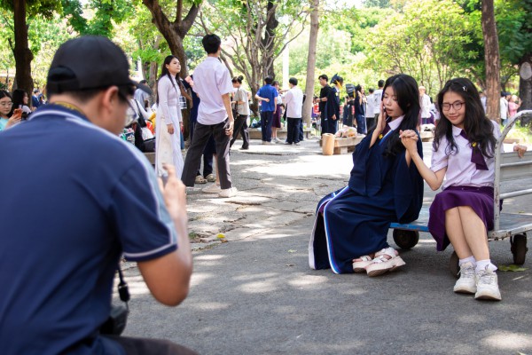 Học sinh cuối cấp chi tiền triệu để lưu dấu dịp tốt nghiệp
