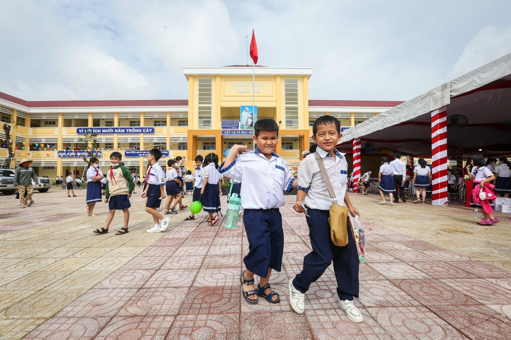 Học sinh đầu cấp giảm, TP.HCM có 'hạ nhiệt' áp lực trường lớp?