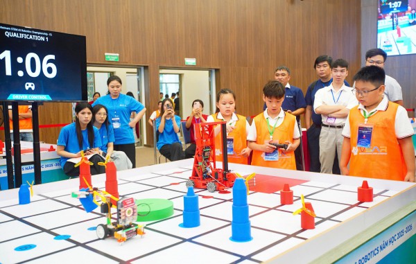 Học sinh giành nhiều giải thưởng tại vòng chung kết quốc gia STEM, AI và Robotics