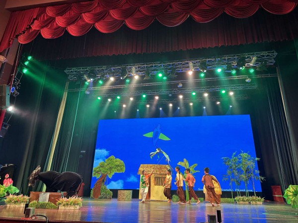 Học sinh tiểu học diễn kịch bằng tiếng Anh về lịch sử Việt Nam