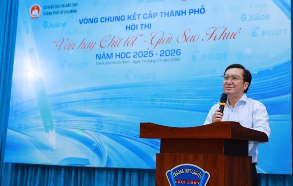 Học sinh trải nghiệm các trạm cảm xúc dự thi 'Văn hay chữ tốt'