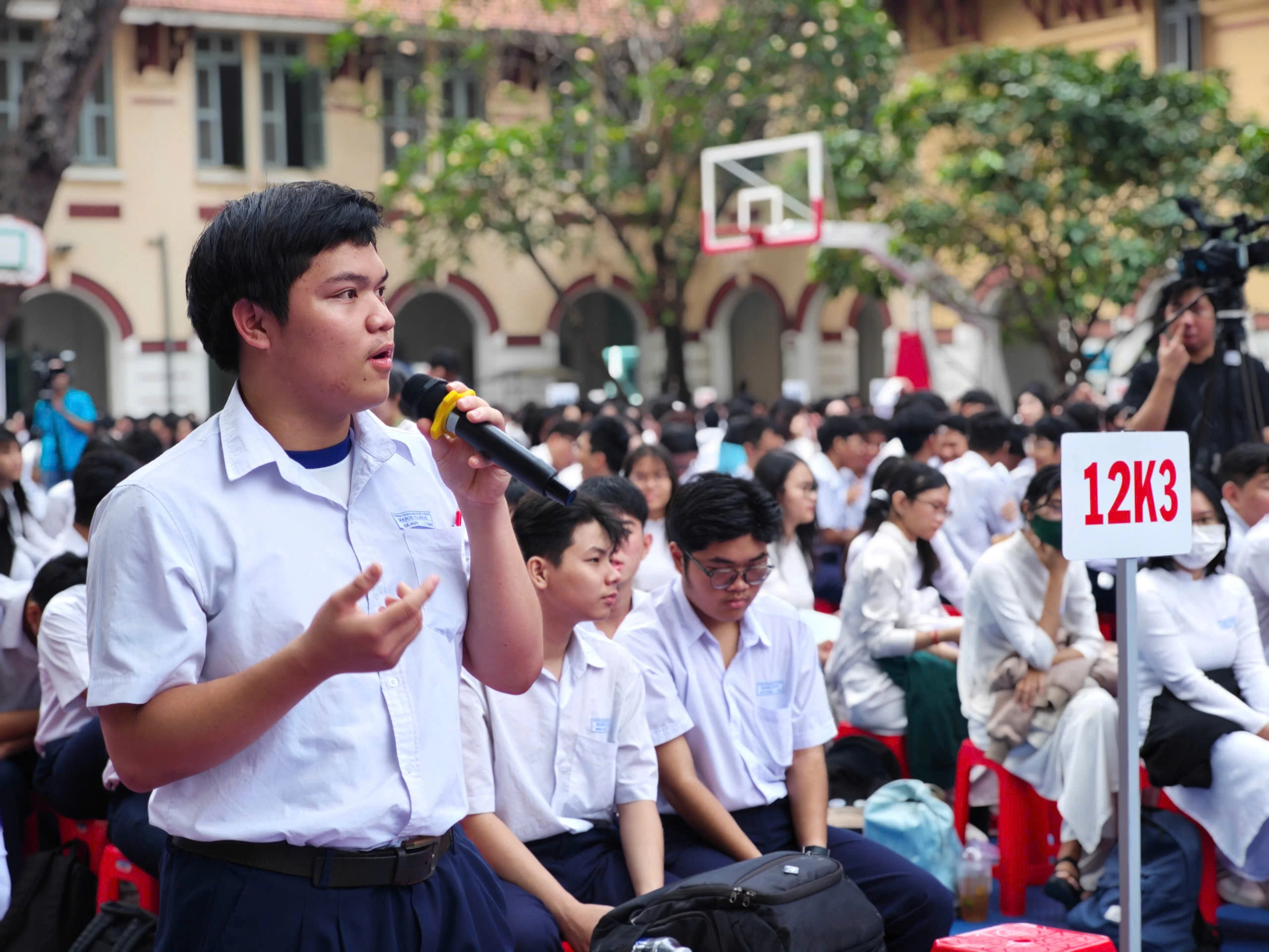 Học thêm kín mít, học sinh lớp 12 vẫn đầy áp lực