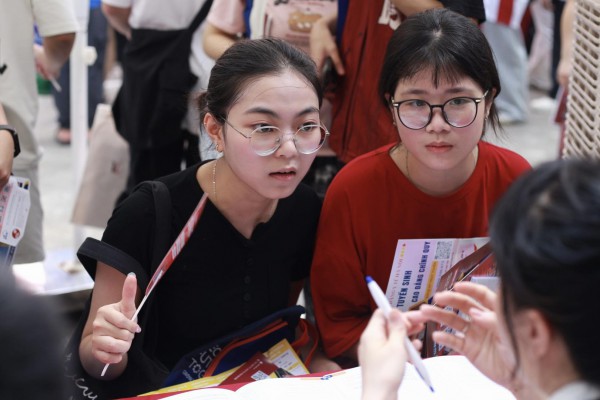 Học viện Ngân hàng quy định điểm chuẩn khối C cao hơn khối còn lại 2,5 điểm