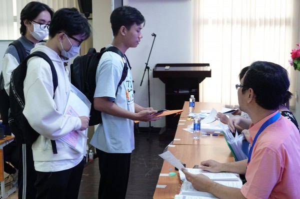 Hơn 30% thí sinh trúng tuyển sớm đăng ký NV1 có bất thường? Hơn 30% thí sinh trúng tuyển sớm đăng ký NV1 có bất thường?