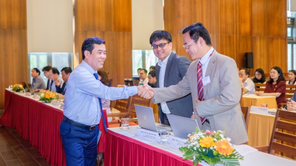 Hơn 60 chuyên gia quốc tế bàn cách lập mạng lưới kính hiển vi cho Việt Nam Hơn 60 chuyên gia quốc tế bàn cách lập mạng lưới kính hiển vi cho Việt Nam