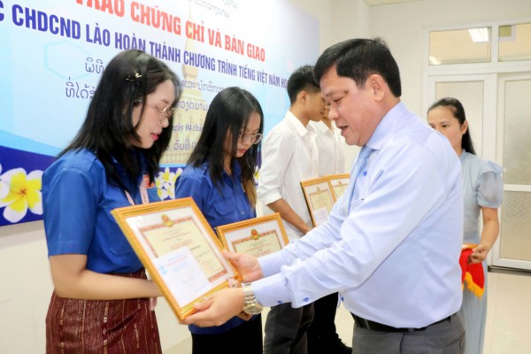 Hơn 600 lưu học sinh Lào tại Đà Nẵng hưởng loạt chính sách đặc biệt