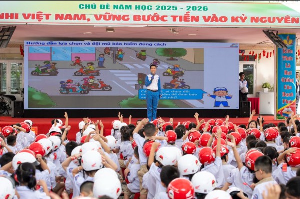 Honda Việt Nam đóng góp tích cực vào tỷ lệ đội mũ bảo hiểm của trẻ em Honda Việt Nam đóng góp tích cực vào tỷ lệ đội mũ bảo hiểm của trẻ em