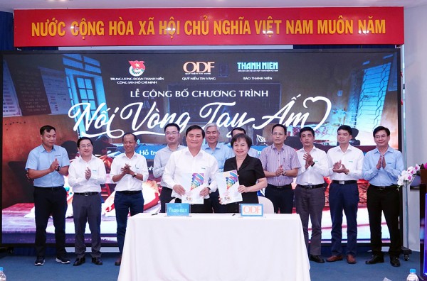 Huy động cung ứng sách giáo khoa cho học sinh vùng bão lũ