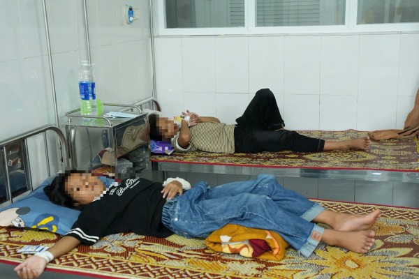 Hy hữu: Phụ huynh đề nghị đình chỉ phó hiệu trưởng mới cho con đến lớp Hy hữu: Phụ huynh đề nghị đình chỉ phó hiệu trưởng mới cho con đến lớp