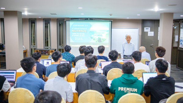 Kết nối sinh viên Việt Nam với các nhà khoa học hàng đầu về vật lý
