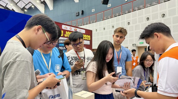 Kết nối sinh viên với thị trường việc làm, thực tập quốc tế
