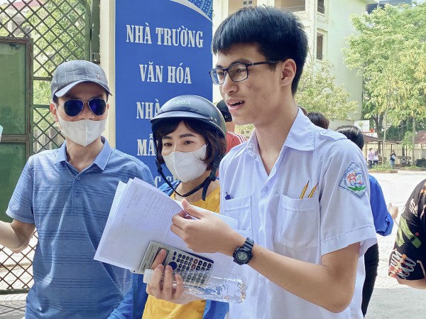 Kết thúc kỳ thi vào lớp 10: Văn 