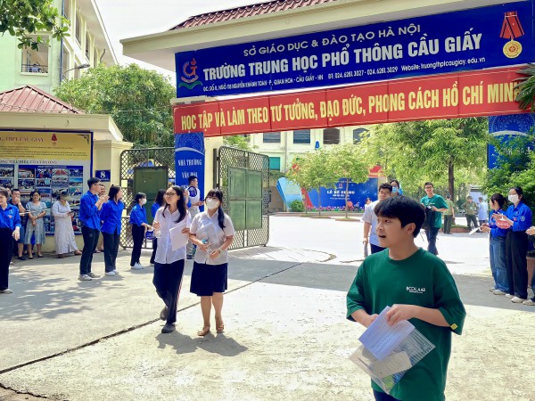 Kết thúc kỳ thi vào lớp 10: Văn 
