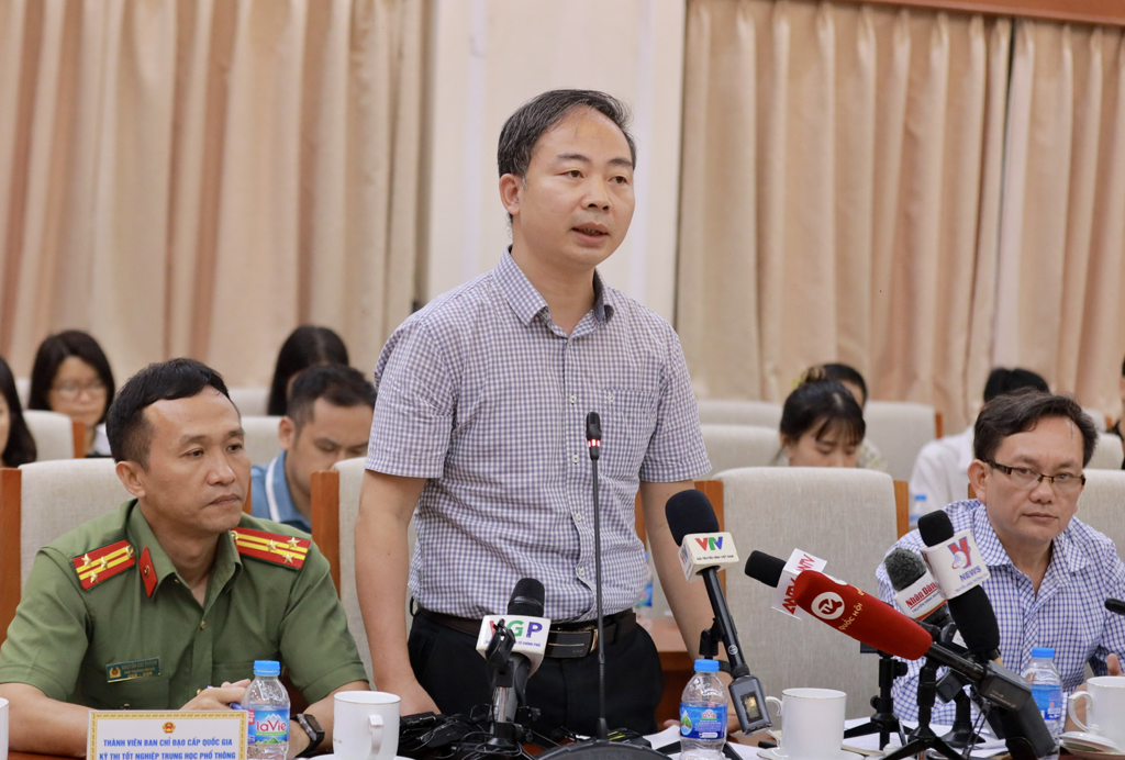 Kết thúc thi tốt nghiệp THPT 2023: Nhiều băn khoăn về đề thi Kết thúc thi tốt nghiệp THPT 2023: Nhiều băn khoăn về đề thi