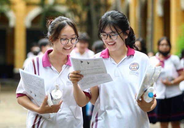 Kết thúc thi tốt nghiệp THPT 2023: Nhiều băn khoăn về đề thi Kết thúc thi tốt nghiệp THPT 2023: Nhiều băn khoăn về đề thi