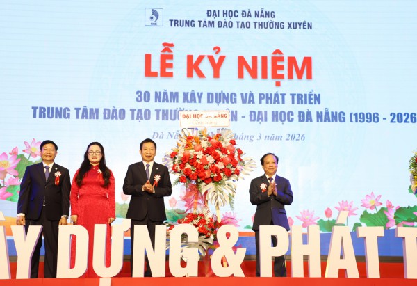 Khi AI 'gõ cửa' giảng đường, Đại học Đà Nẵng đẩy mạnh đào tạo số thông minh Khi AI 'gõ cửa' giảng đường, Đại học Đà Nẵng đẩy mạnh đào tạo số thông minh