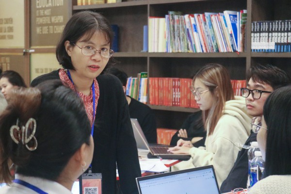 Khi thầy cô U.40 cũng đi... học hè Khi thầy cô U.40 cũng đi... học hè