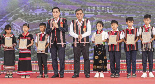 Khởi công 5 trường nội trú ở biên giới Quảng Ngãi, tổng vốn hơn 1.100 tỉ đồng