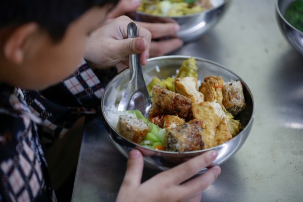 Không làm méo mó chính sách nhân văn về bữa ăn bán trú