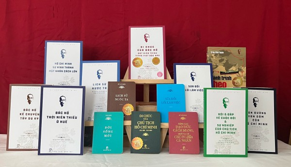 Kỷ niệm ngày sinh Bác Hồ, nhìn lại những tựa sách 'vạn bản' về Bác