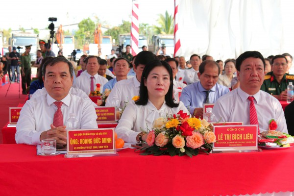 Lâm Đồng khởi công 3 trường nội trú liên cấp cho học sinh vùng biên giới