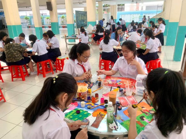 Lạm dụng đổi mới, học sinh quá tải: Sở GD-ĐT TP.HCM nói gì? Lạm dụng đổi mới, học sinh quá tải: Sở GD-ĐT TP.HCM nói gì?